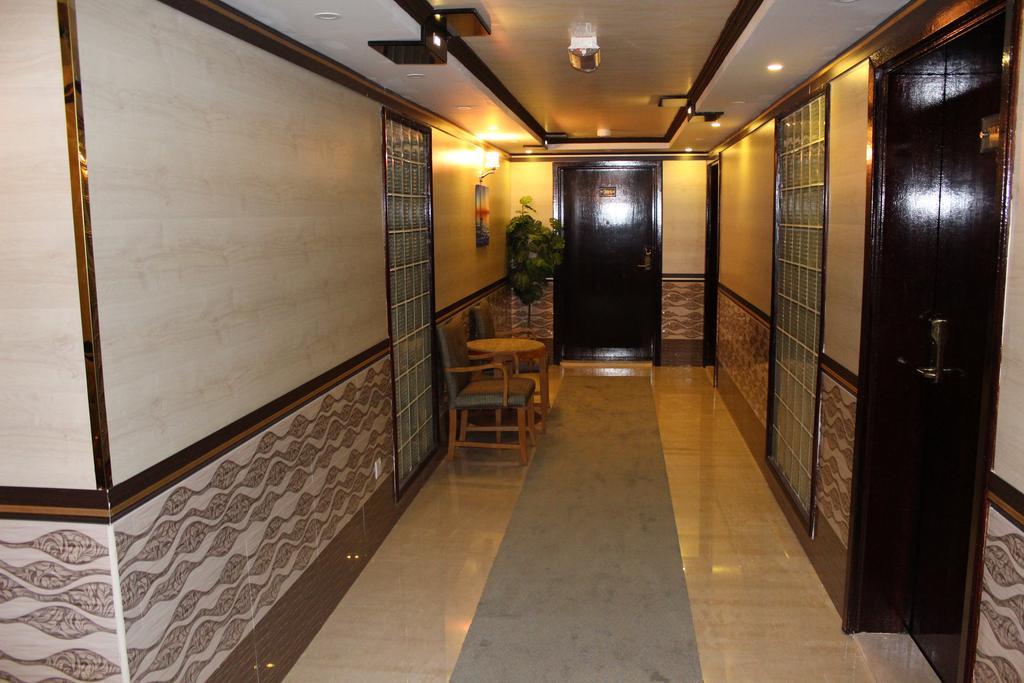 Mount Royal Hotel Дубай Экстерьер фото