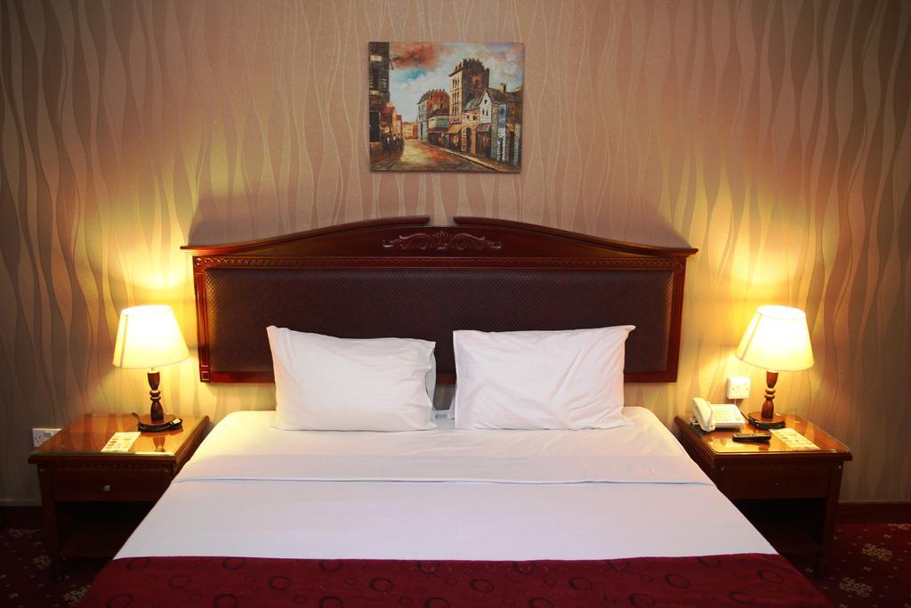 Mount Royal Hotel Дубай Экстерьер фото