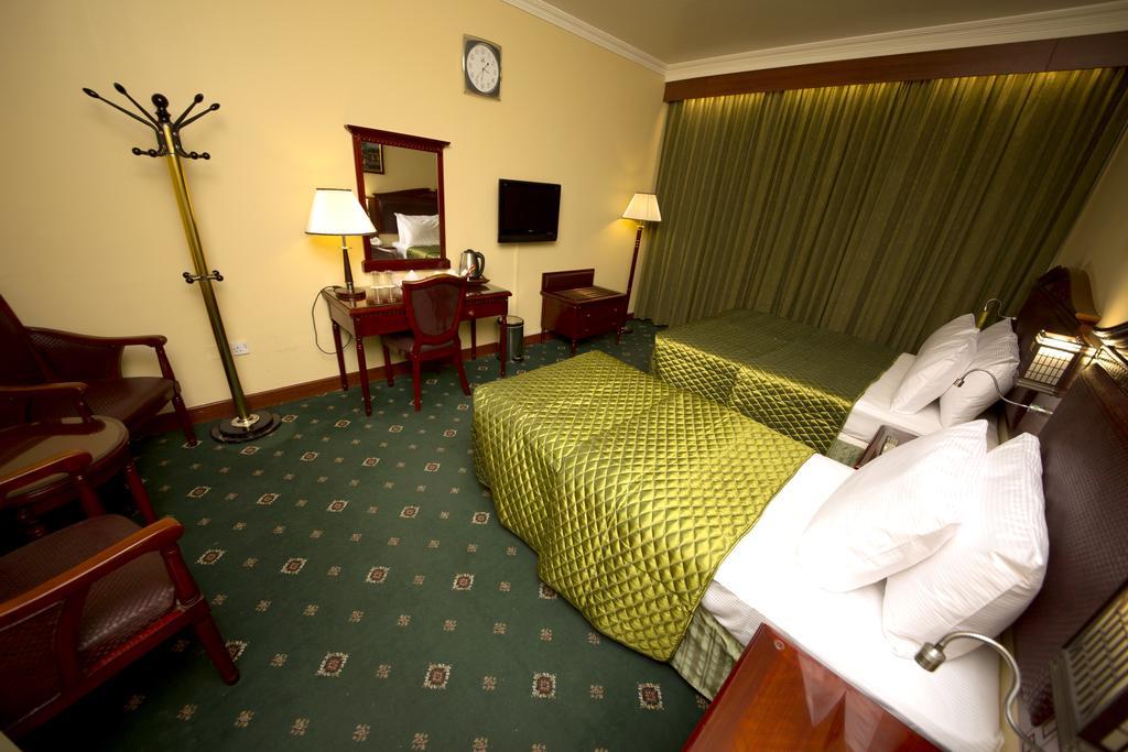 Mount Royal Hotel Дубай Экстерьер фото
