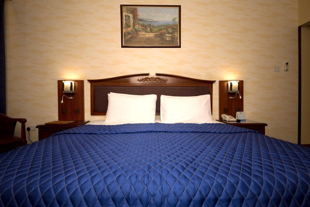 Mount Royal Hotel Дубай Экстерьер фото